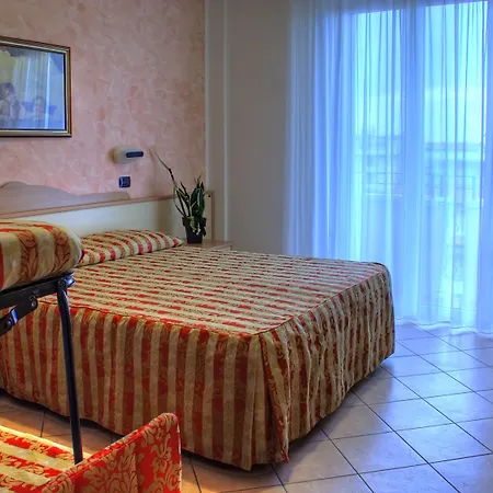 Palos Hotel 3*